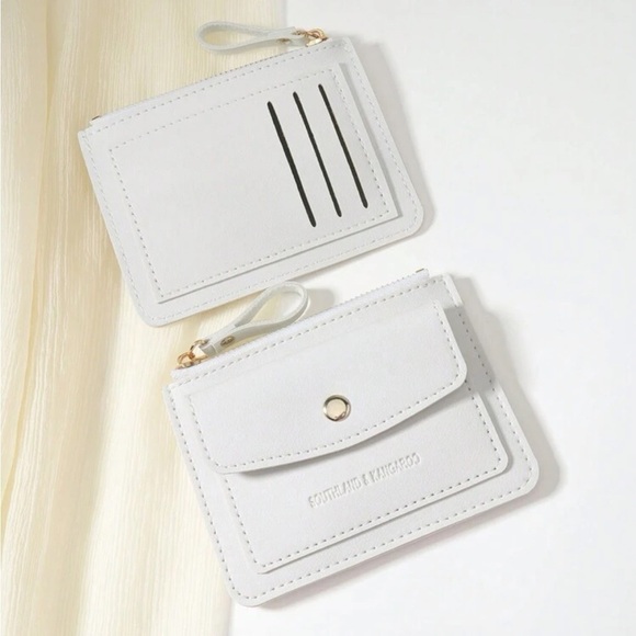 ⚠️Clearance All White Flip Cover Wallet / Cardholder - Picture 4 of 5